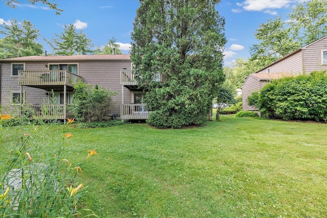 23 Happy Hollow Cir Unit B, Stratford, CT 06614 - view of green lawn with a balcony
