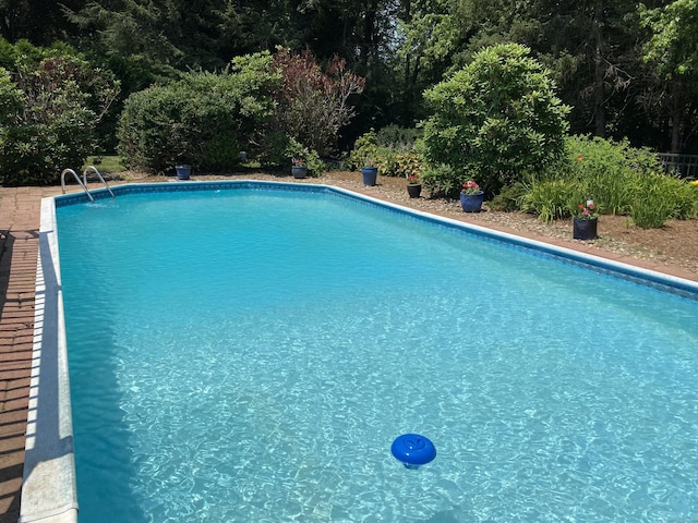 18 Depietro Dr, East Hartford, CT 06118 - view of outdoor pool