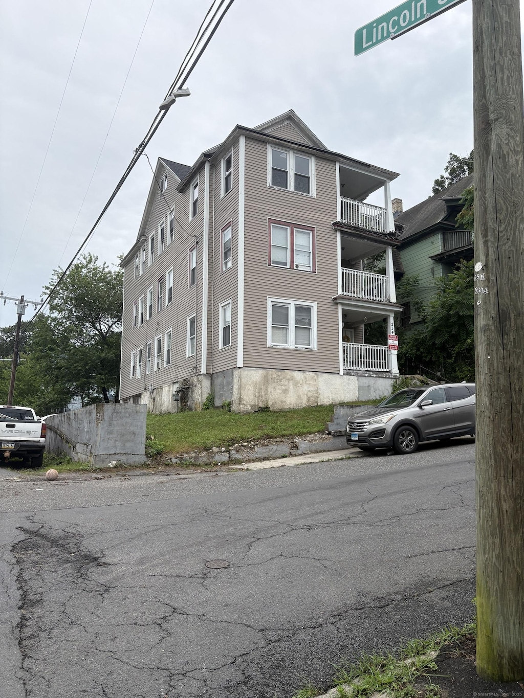 234 Plaza Ave, Waterbury, CT 06710 - view of building exterior