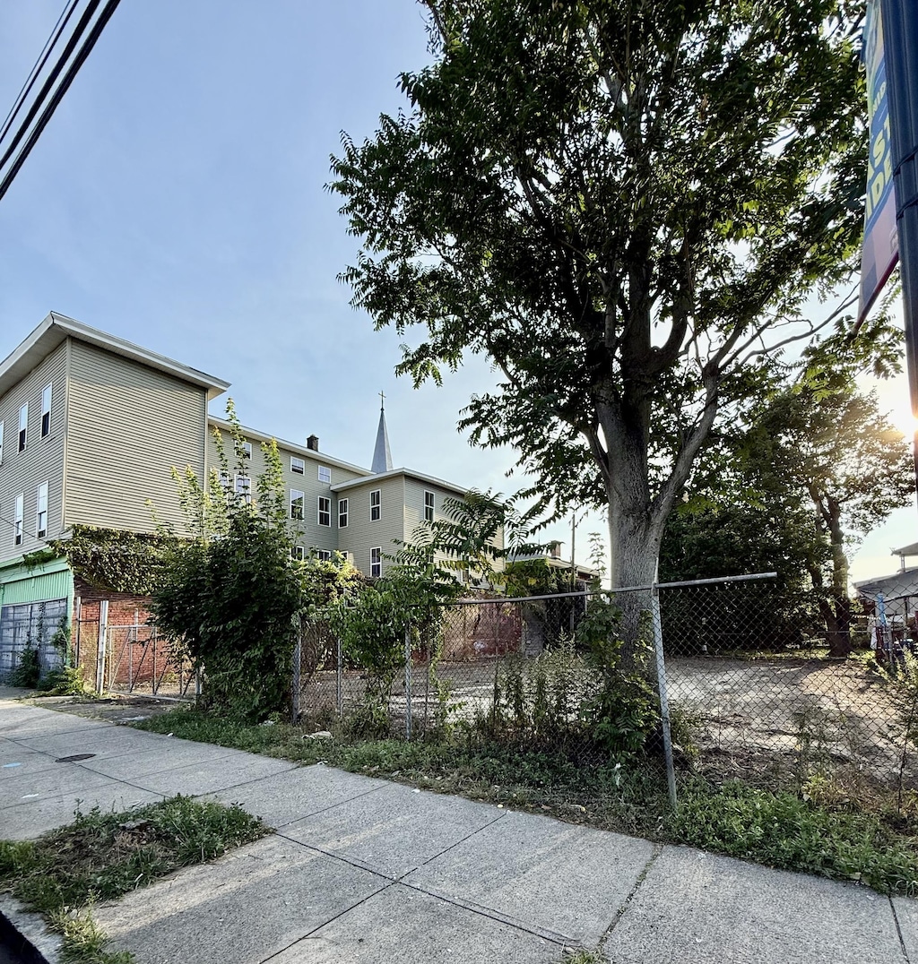 691 E Main St, Bridgeport, CT 06608 - photo 1