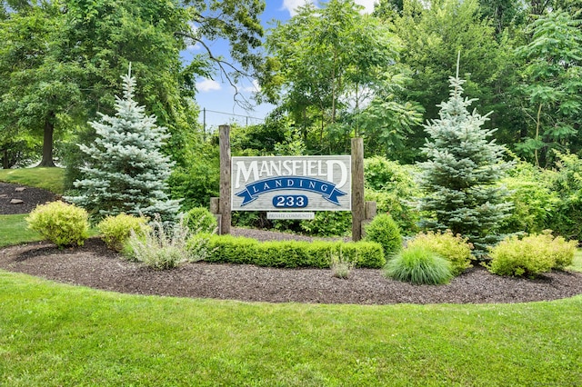 233 Mansfield Grove Rd Unit 306, East Haven, CT 06512 - community sign with a lawn