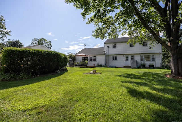 622 Wiese Rd, Cheshire, CT 06410 - view of green lawn