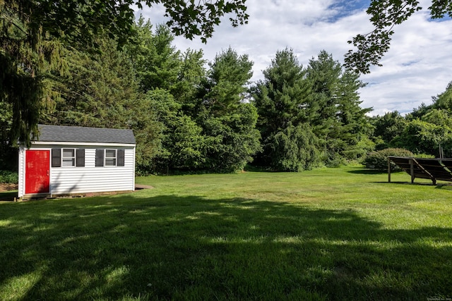 622 Wiese Rd, Cheshire, CT 06410 - view of green lawn featuring a shed