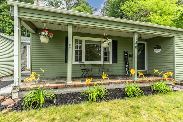 140 Ridgewood Rd, East Hartford, CT 06118 - view of front of home featuring covered porch