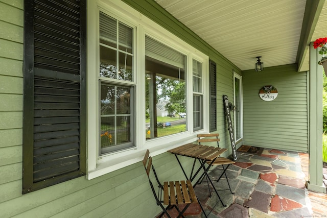 140 Ridgewood Rd, East Hartford, CT 06118 - view of covered porch