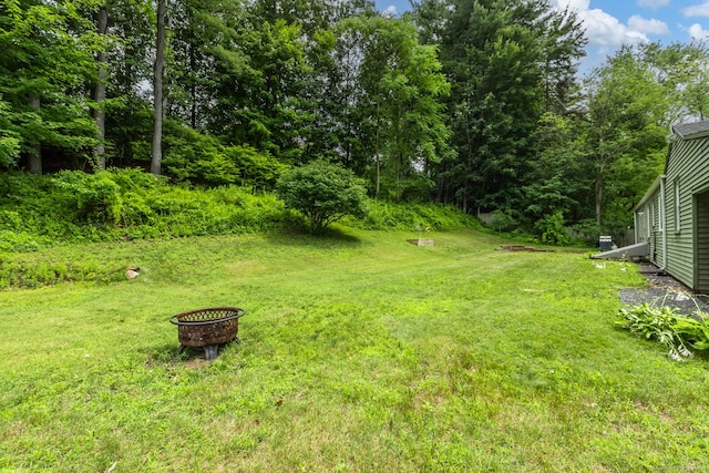 140 Ridgewood Rd, East Hartford, CT 06118 - view of grassy yard
