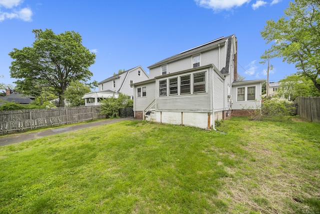 114 Kneeland Rd, New Haven, CT 06512 - rear view of house featuring a fenced backyard