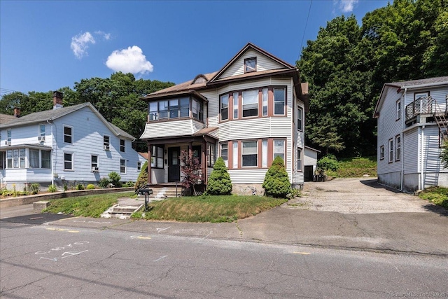 118 New Haven Ave, Derby, CT 06418 - view of front of home featuring a balcony