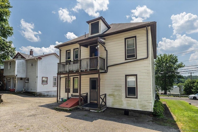 118 New Haven Ave, Derby, CT 06418 - back of house featuring a balcony