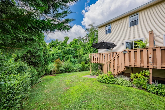 66 Atwood St Apt 16, Plainville, CT 06062 - view of green lawn featuring a wooden deck
