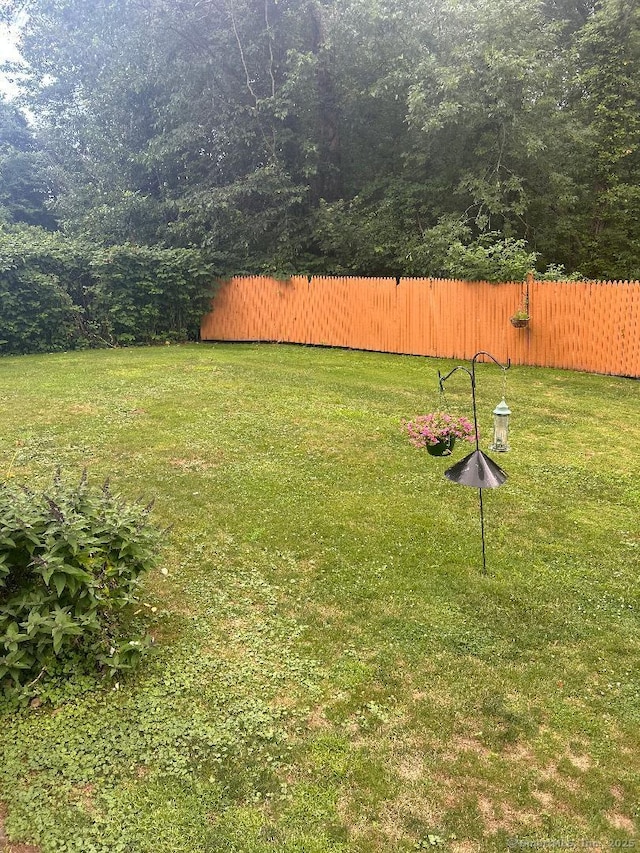 330 Dogburn Ln, Orange, CT 06477 - view of yard