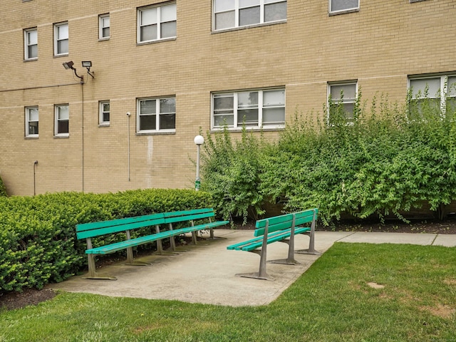 2600 Park Ave Unit 6H, Bridgeport, CT 06604 - surrounding community featuring a yard