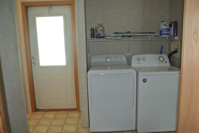 8 Barn Ln, Milford, CT 06460 - laundry room with washing machine and clothes dryer