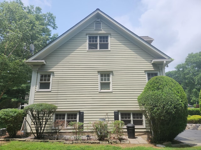 8 Caddy Rd, Norwalk, CT 06851 - view of property exterior