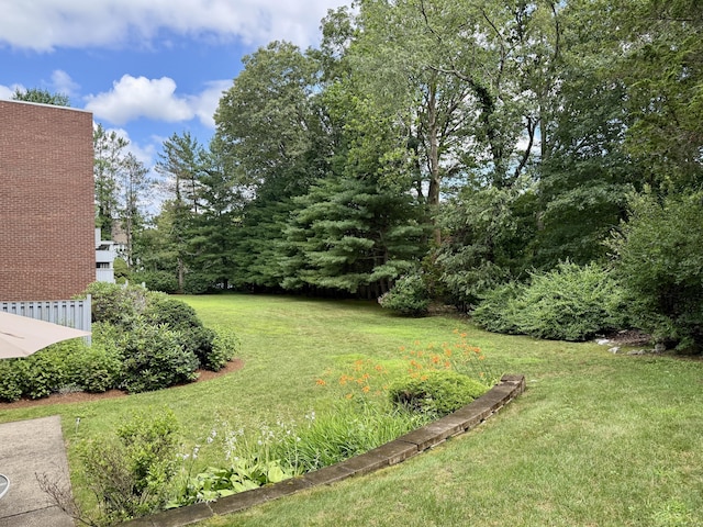 92 Wilton Crst, Wilton, CT 06897 - view of grassy yard