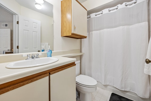 289 Carriage Crossing Ln Unit 289, Middletown, CT 06457 - full bathroom featuring vanity, tile patterned floors, and shower / bathtub combination with curtain