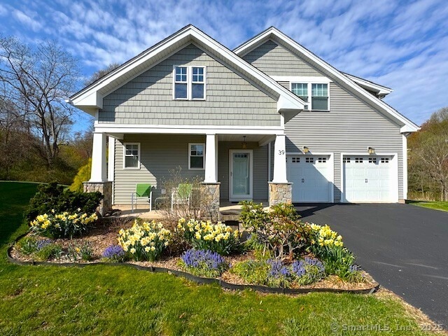 39 Bartlett Holw Unit 39, Middletown, CT 06457 - photo 1