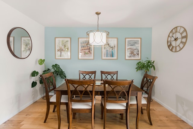 76 Cedarcrest Ct Unit 76, Shelton, CT 06484 - dining room featuring light wood-style flooring and baseboards