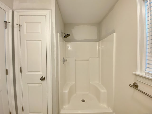 260 Stearns Rd, Mansfield, CT 06268 - bathroom featuring a shower