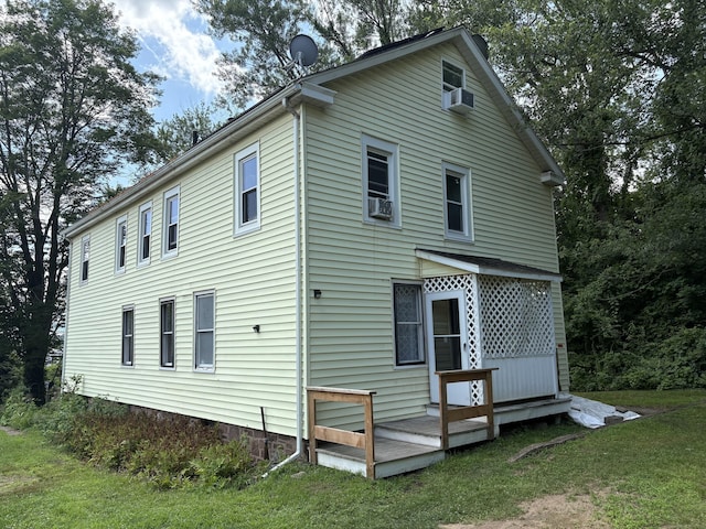 5 Quarry Ln, Portland, CT 06480 - view of side of home featuring a lawn, crawl space, and cooling unit