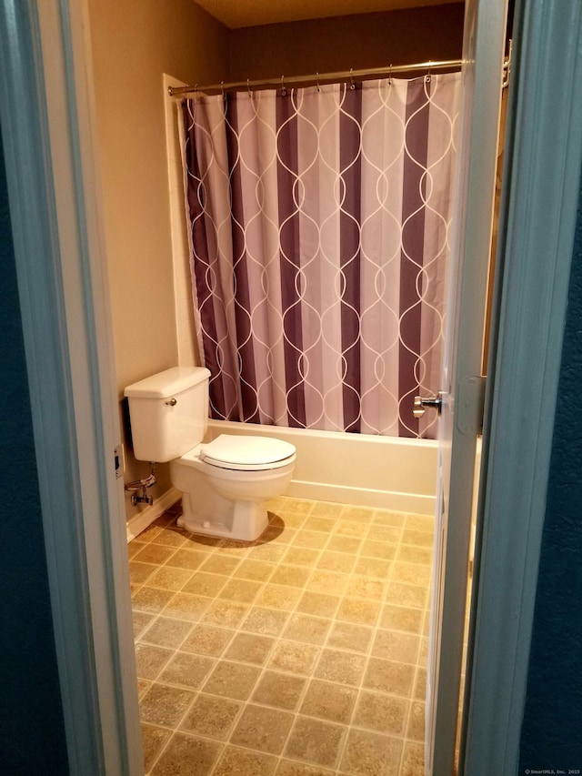 31 High St Apt 11206, East Hartford, CT 06118 - full bath with toilet and shower / tub combo with curtain