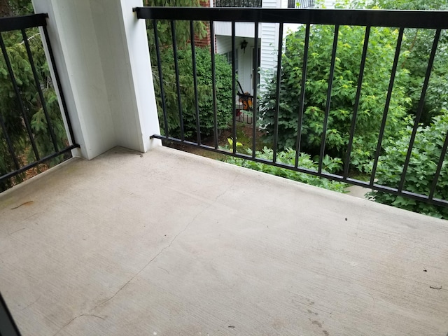 31 High St Apt 11206, East Hartford, CT 06118 - view of balcony