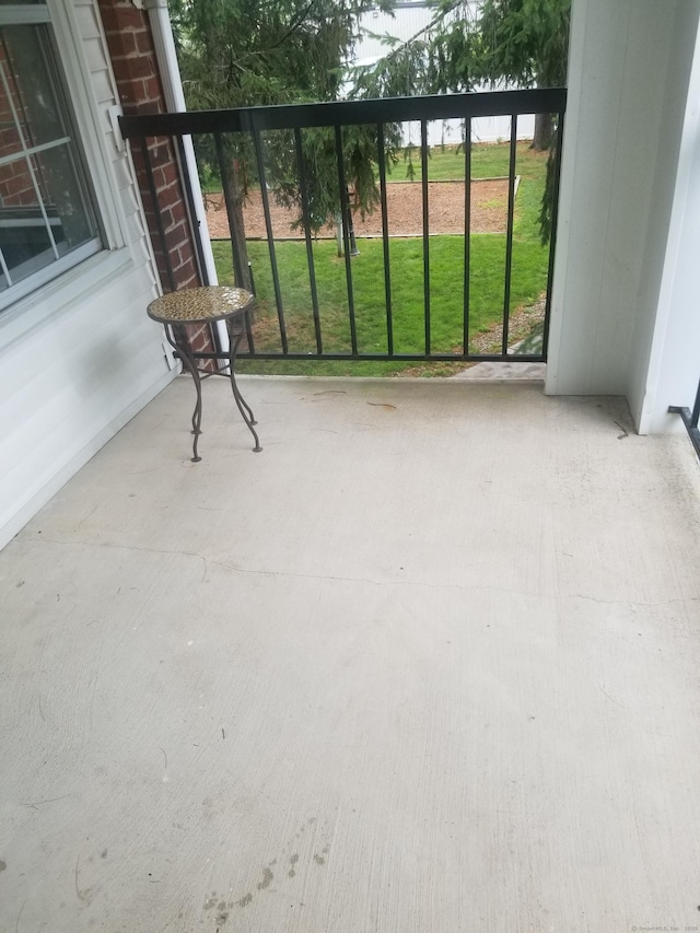31 High St Apt 11206, East Hartford, CT 06118 - view of balcony