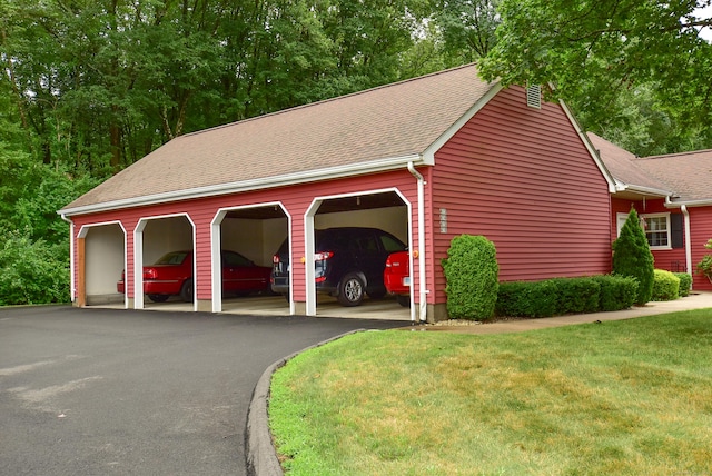 415 Lady Bug Ln Unit 415, Vernon, CT 06066 - view of detached garage