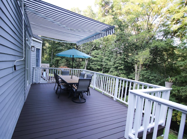 625 Lakeview Rd, Orange, CT 06477 - deck with outdoor dining area