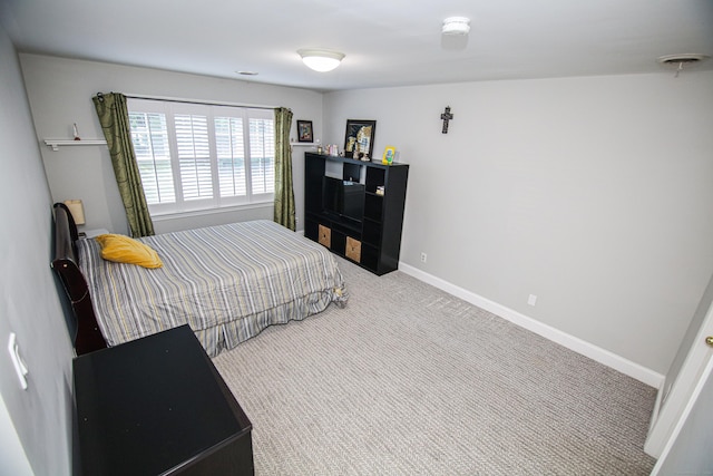 625 Lakeview Rd, Orange, CT 06477 - carpeted bedroom featuring baseboards
