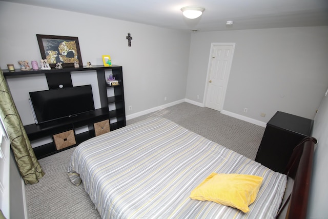 625 Lakeview Rd, Orange, CT 06477 - carpeted bedroom with baseboards