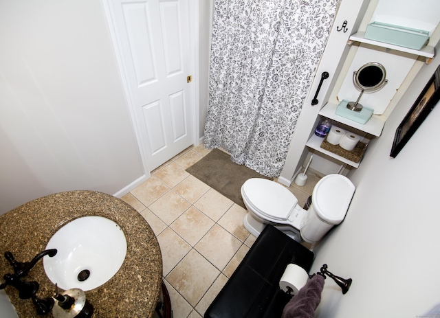 625 Lakeview Rd, Orange, CT 06477 - full bathroom with tile patterned floors and curtained shower