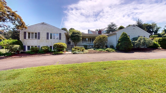 53 W Hill Cir, Stamford, CT 06902 - photo 1
