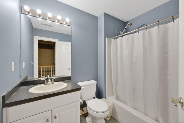 668 Kings Hwy W Unit 668, Fairfield, CT 06890 - bathroom featuring vanity and shower / tub combo with curtain