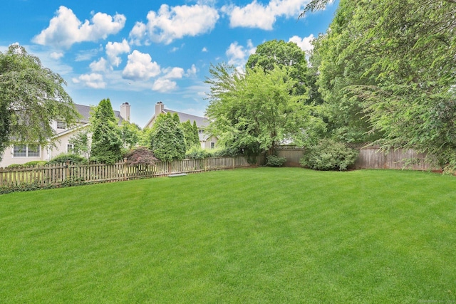 668 Kings Hwy W Unit 668, Fairfield, CT 06890 - view of fenced backyard