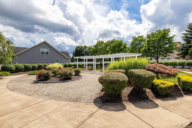 20 Stony Creek Rd Unit 20, Southington, CT 06479 - view of home's community featuring a pergola and curved driveway