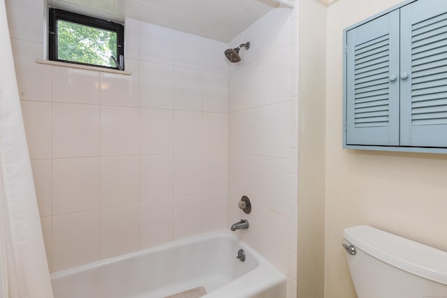 512 Heritage Vlg Unit B, Southbury, CT 06488 - full bathroom with shower / bath combo with shower curtain and toilet