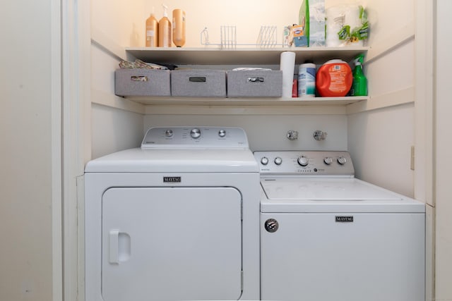 512 Heritage Vlg Unit B, Southbury, CT 06488 - washroom with washing machine and dryer