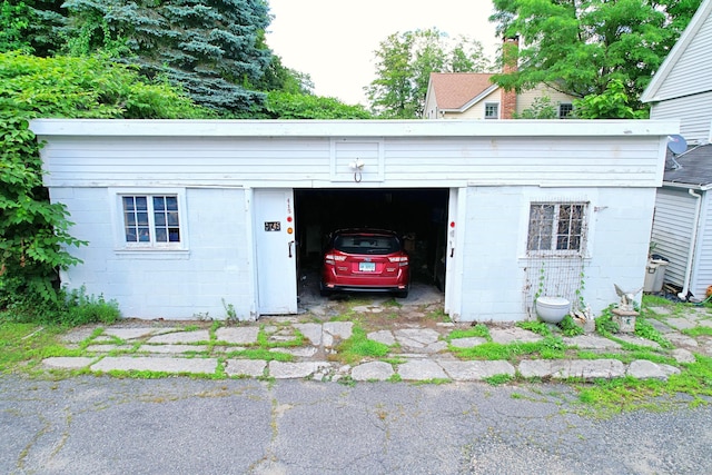 415 N Main St, Winchester, CT 06098 - view of garage