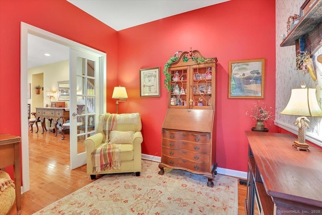 33 Wadsworth Ln Unit 33, Wallingford, CT 06492 - sitting room with wood finished floors and baseboards