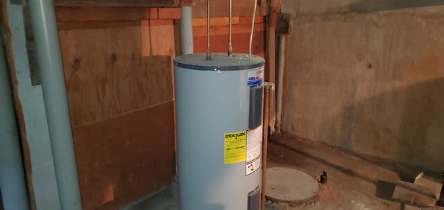 19 Cook Hill Rd, Windsor, CT 06095 - utility room with water heater