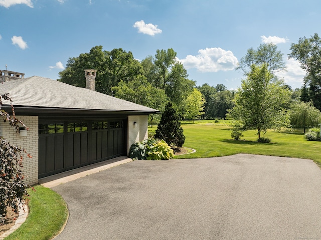 10 Prynne Ridge Rd, Longmeadow, MA 01106 - garage with driveway