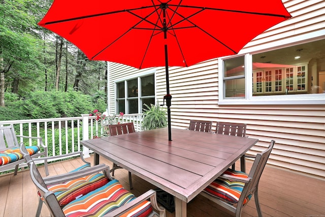 11 Sweetbriar Ln, Newtown, CT 06482 - deck featuring outdoor dining area