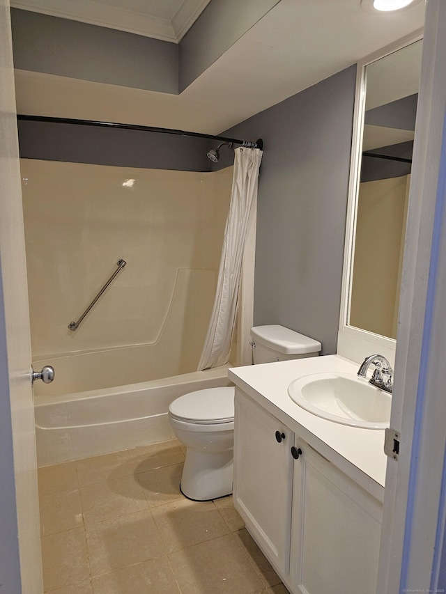 29 Great Meadow Ln Unit 29, Farmington, CT 06001 - bathroom featuring vanity, shower / bath combo with shower curtain, tile patterned flooring, and crown molding