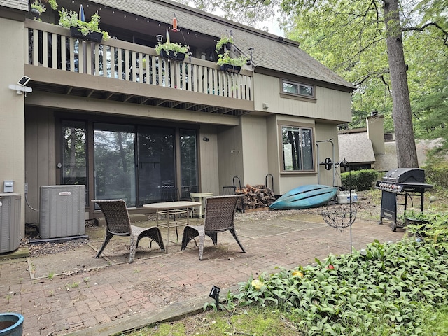 29 Great Meadow Ln Unit 29, Farmington, CT 06001 - patio / terrace with grilling area and a patio