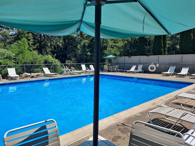 29 Great Meadow Ln Unit 29, Farmington, CT 06001 - community pool with a patio and view of scattered trees