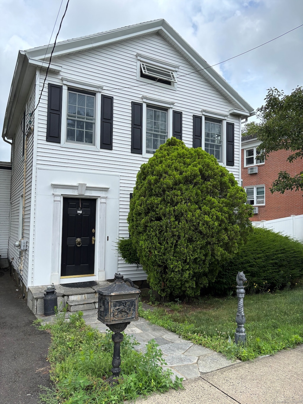 355 Blake St, New Haven, CT 06515