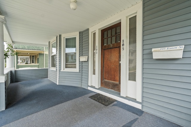103 Eaton St, Bridgeport, CT 06604 - property entrance with a porch