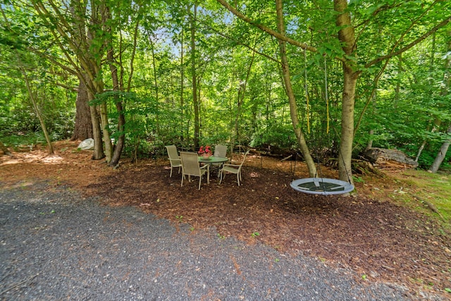 195 Crane Hollow Rd, Bethlehem, CT 06751 - view of yard with outdoor dining space