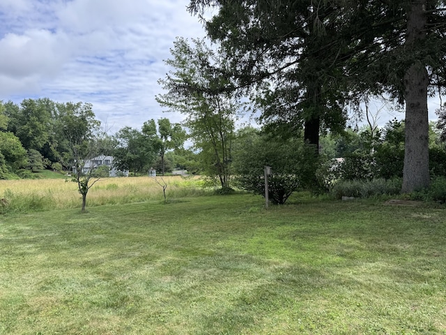 190 Elm St, Windsor Locks, CT 06096 - view of grassy yard